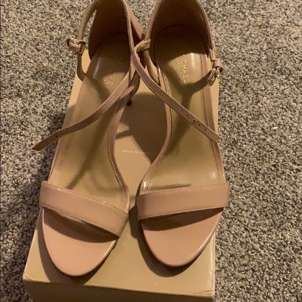 Women shoe